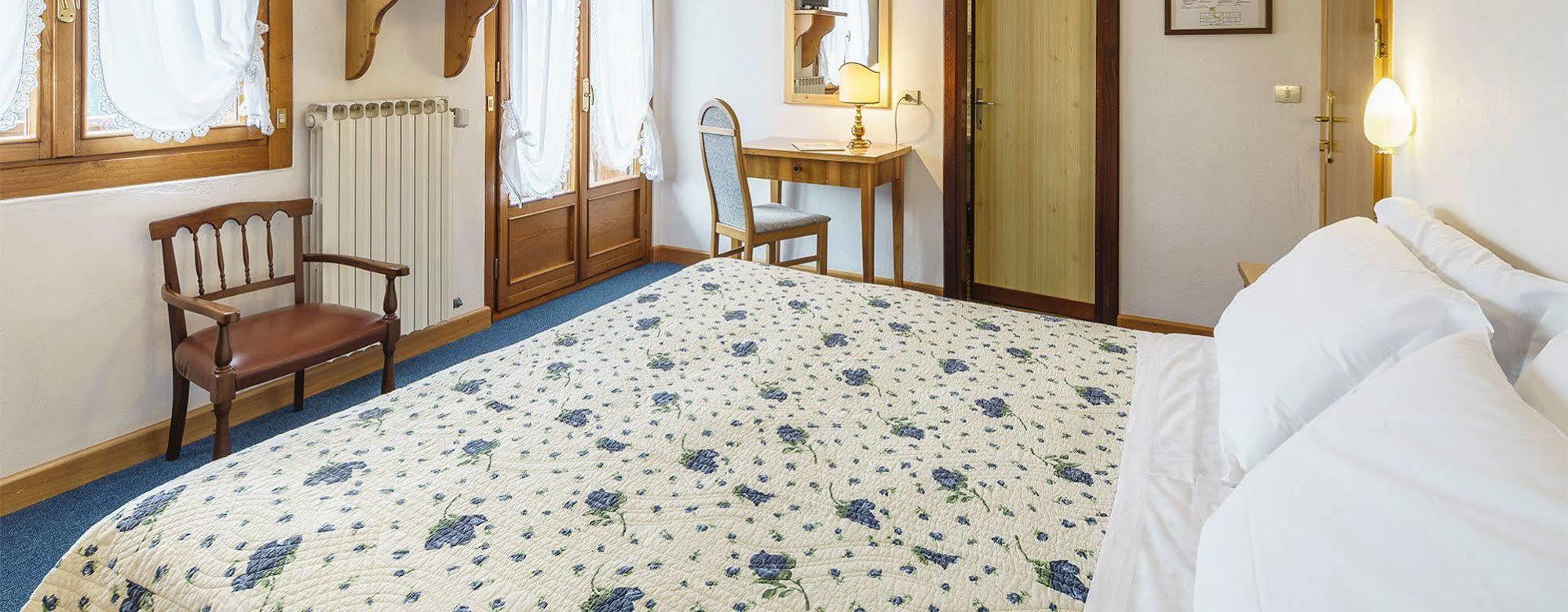 Hotel Roma Сан-Вито-ди-Кадоре Экстерьер фото
