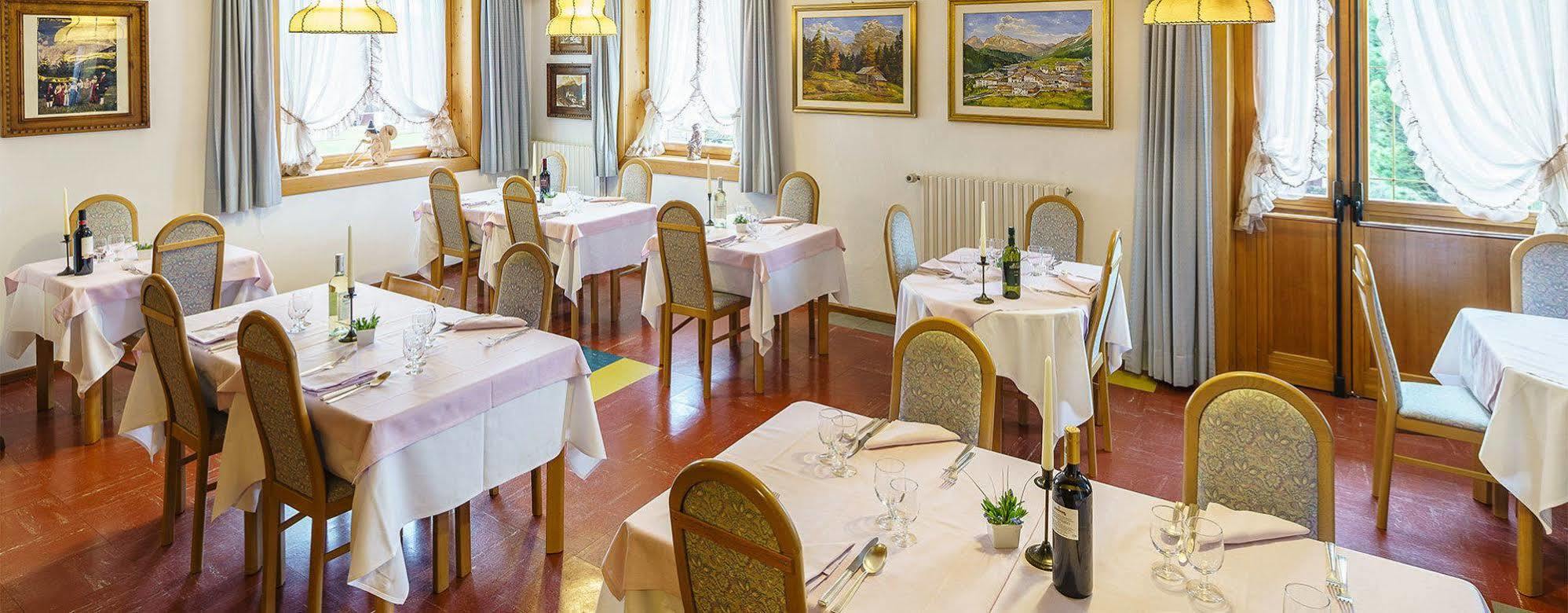 Hotel Roma Сан-Вито-ди-Кадоре Экстерьер фото